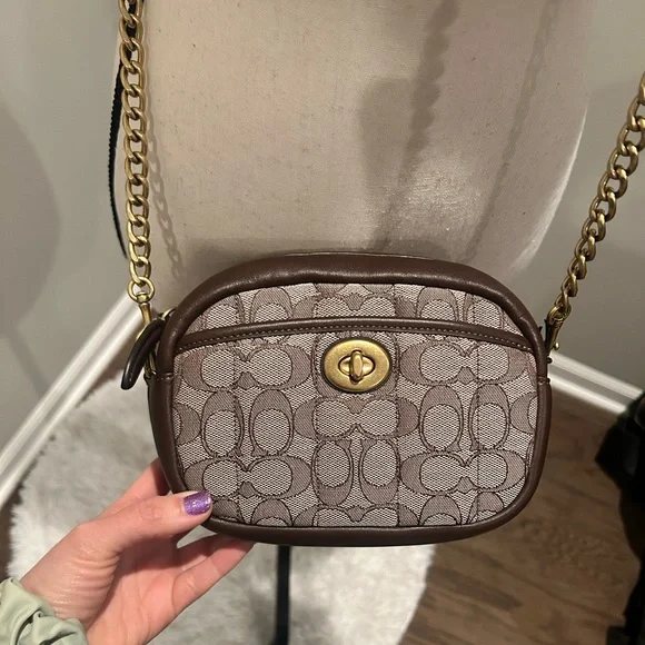 ✨Coach (NWT) Small Camera Bag In Signature Jacquard With Quilting✨ - Picture 4 of 13